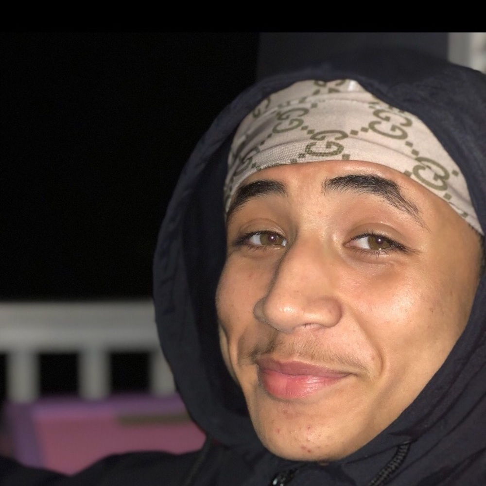 Meet your Posher, Deven